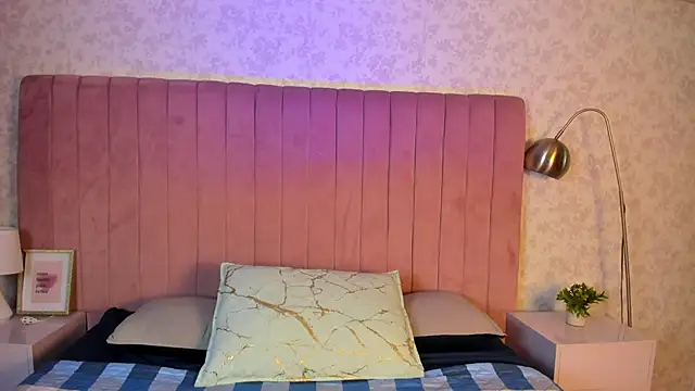 Katiawilson online show from February 2026 01:16:01 PM