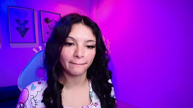 Snapshot of Maddie_T18 chatting on June 2026 11:32:01 AM Maddie T18 online show from June 2026 11:32:01 AM