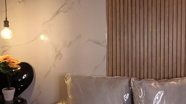 Perla lovely  online show from June 2026 12:18:02 PM