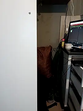 LADY-NESH online show from April 2026 05:32:02 AM