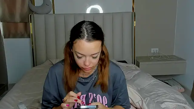 stellaa quenn online show from April 2026 12:16:01 AM