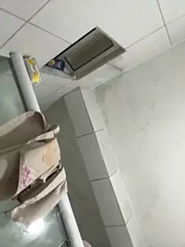 Manu Manu05 online show from April 2026 04:34:01 PM