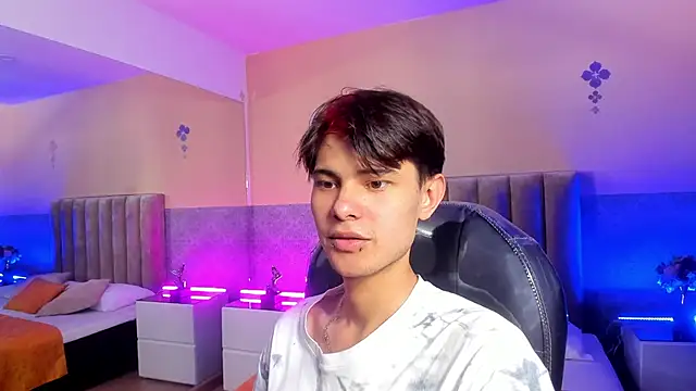 Derek Sinn online show from April 2026 07:58:02 PM