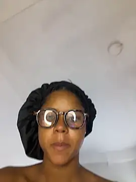 LIA PARKERR online show from March 2026 01:39:01 PM