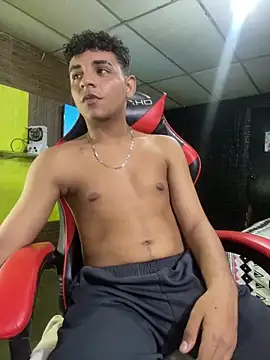 Aron2028 online show from February 2026 09:24:01 PM