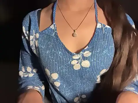 Snapshot of Simran_kaurr chatting on April 2026 06:00:02 AM Simran kaurr online show from April 2026 06:00:02 AM