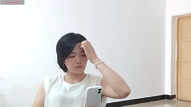Snapshot of Nikishine chatting on June 2026 04:40:01 AM Nikishine online show from June 2026 04:40:01 AM