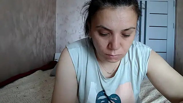 Snapshot of LorraGrey chatting on June 2026 06:10:02 AM LorraGrey online show from June 2026 06:10:02 AM