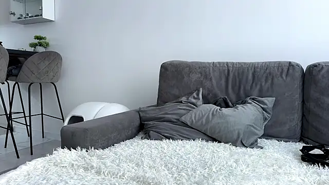 AuraXO online show from April 2026 05:18:02 AM