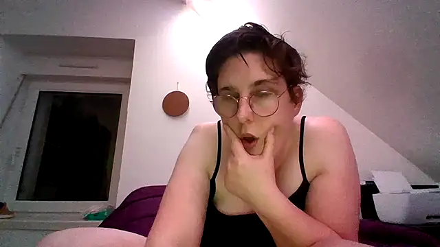 Snapshot of OIseauNoir88 chatting on February 2026 08:18:01 PM OIseauNoir88 online show from February 2026 08:18:01 PM