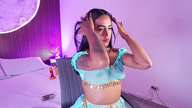 Snapshot of JazminRusso_ chatting on February 2026 06:22:01 AM JazminRusso online show from February 2026 06:22:01 AM