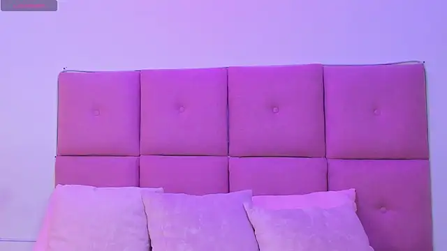 Hilaryportman online show from April 2026 08:12:02 PM