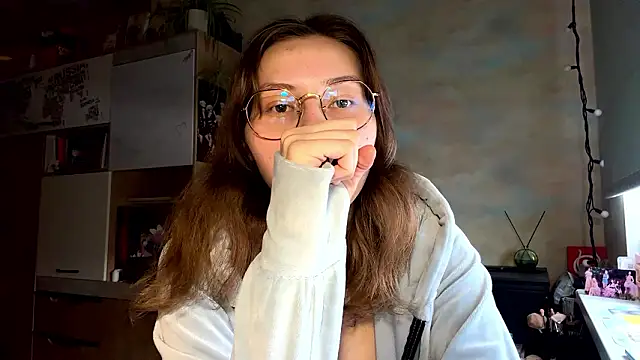 Miaaa Moon online show from March 2026 01:17:02 PM