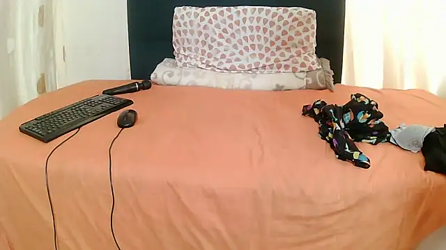 Exotic FreakyQueen online show from February 2026 02:35:01 PM