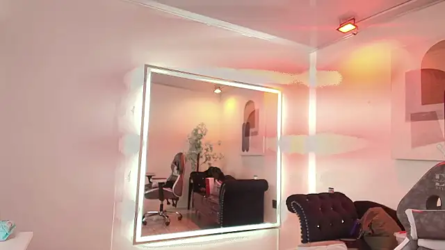 Madame scarlett online show from March 2026 11:38:02 AM