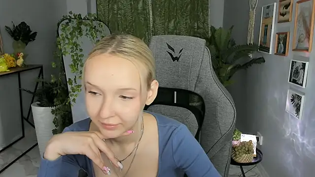 MaoqiBeverly online show from April 2026 11:02:01 AM