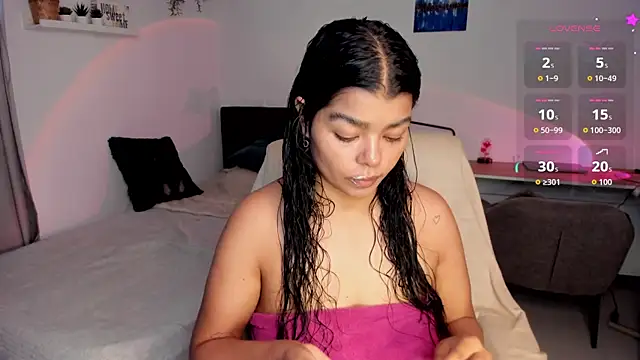 moonhelen online show from August 2026 10:30:01 PM