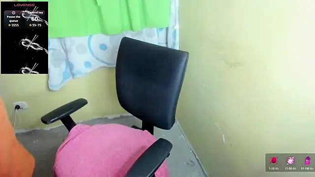 LuciaMiilf online show from March 2026 04:57:02 PM