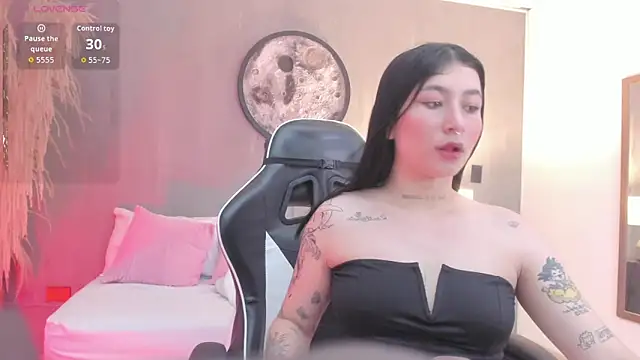 charlottee27  online show from June 2026 02:54:02 AM