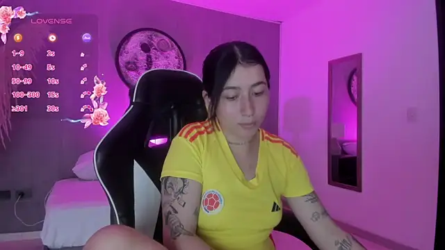 charlottee27  online show from June 2026 01:39:01 AM