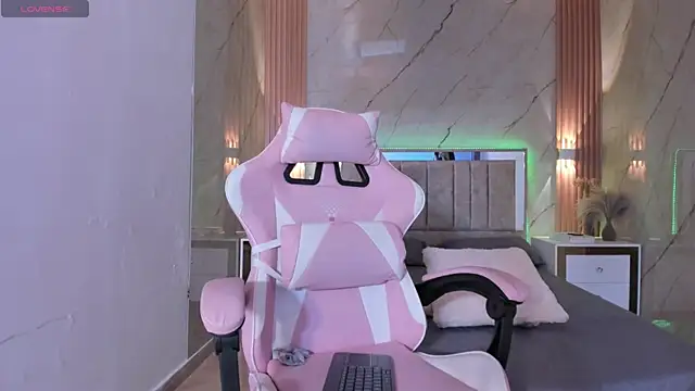 avigail xo online show from April 2026 06:31:02 PM