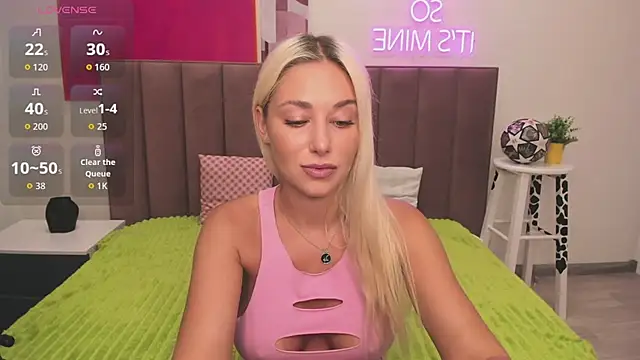 Snapshot of MIla_Stunning chatting on July 2026 01:22:01 AM MIla Stunning online show from July 2026 01:22:01 AM
