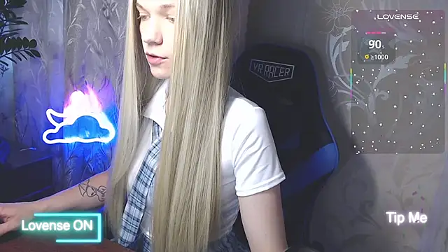 Snapshot of Shiny_Victoria chatting on June 2026 08:30:01 AM Shiny Victoria online show from June 2026 08:30:01 AM