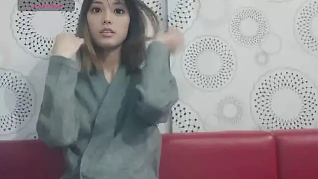 Snapshot of erinaka123 chatting on April 2026 02:25:01 PM erinaka123 online show from April 2026 02:25:01 PM