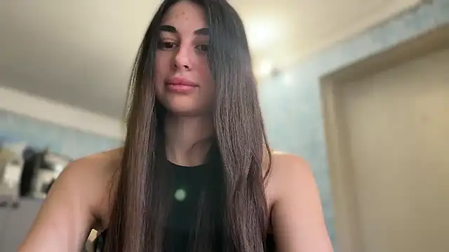 LiluMartiznir online show from May 2026 06:00:01 AM
