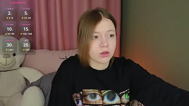 Snapshot of AliceYummy chatting on February 2026 01:49:02 PM AliceYummy online show from February 2026 01:49:02 PM