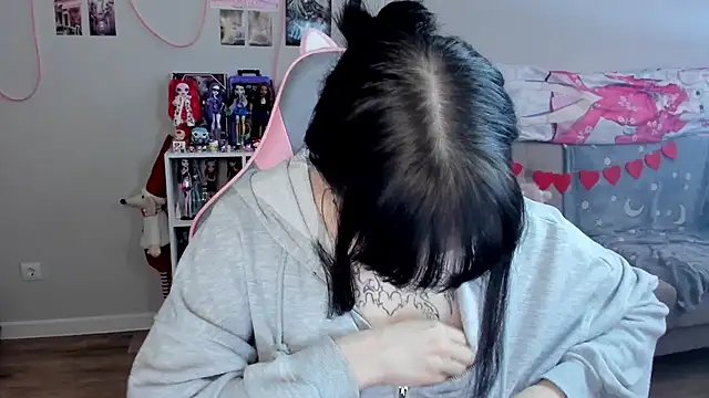 MollysLand online show from March 2026 09:05:01 AM