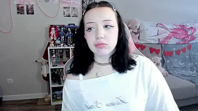 MollysLand online show from March 2026 08:07:01 AM