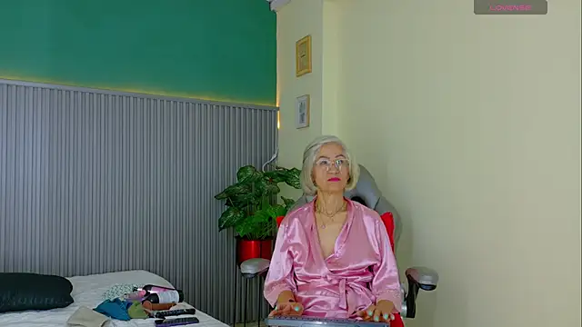 Snapshot of miss_monserrate01 chatting on June 2026 01:25:02 PM miss monserrate01 online show from June 2026 01:25:02 PM