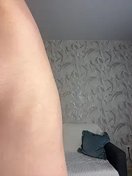 LynaFrost online show from June 2026 06:18:02 AM