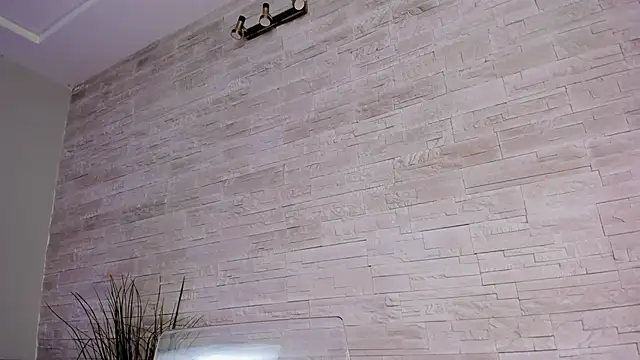 Ivorym00n online show from April 2026 04:33:02 AM