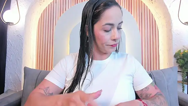 violet scott  online show from June 2026 10:49:02 AM