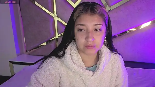 Dahiana Dmour  online show from March 2026 12:21:02 PM