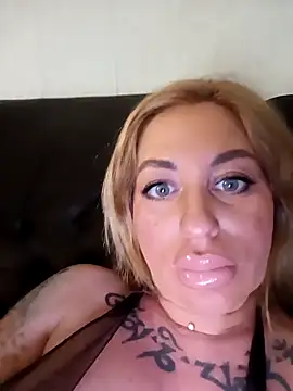 MiaMooly online show from April 2026 03:59:02 PM