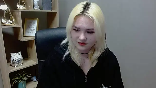 SweetLilyxo online show from February 2026 08:52:01 AM