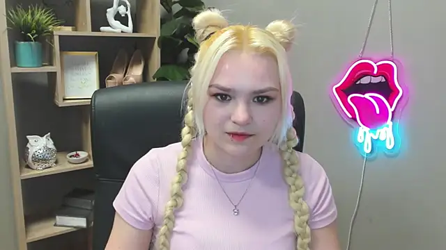 SweetLilyxo online show from March 2026 07:46:02 AM