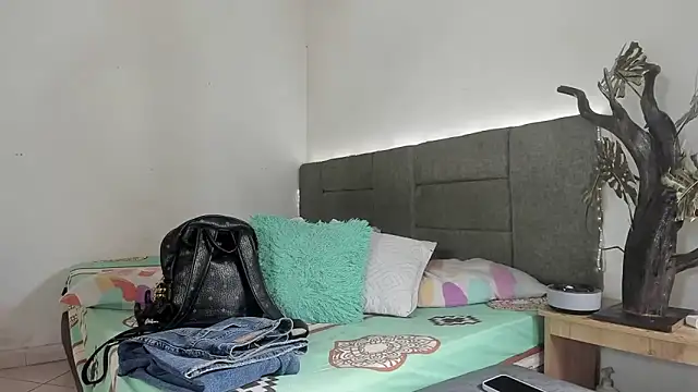 Zoel Amber20 online show from April 2026 09:05:02 PM