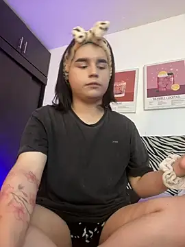 Daniellesins1 online show from April 2026 02:44:02 AM