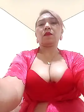 dannamomcerratt online show from April 2026 10:18:01 PM