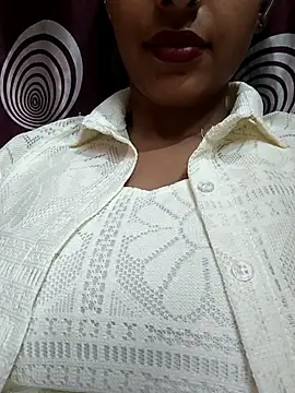 komalsharma99 online show from April 2026 01:09:02 PM