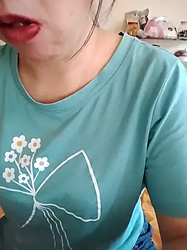 LiilyZi online show from March 2026 02:04:01 AM