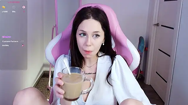 laylaura online show from February 2026 08:35:01 AM