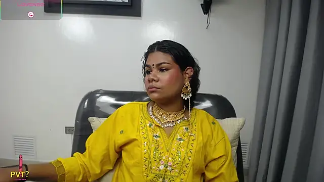 yaazhinii online show from April 2026 12:21:02 PM