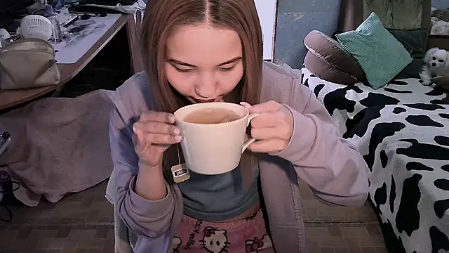 Hazel 4 U online show from April 2026 06:25:01 AM