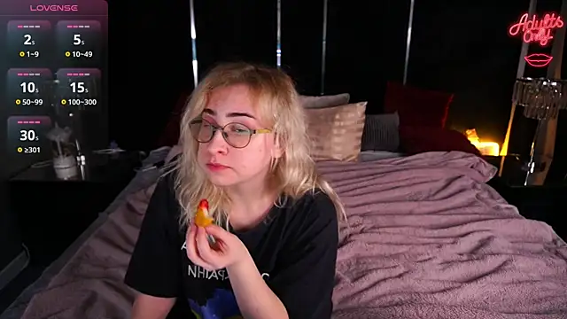 MillaLuxLove online show from March 2026 12:49:01 AM