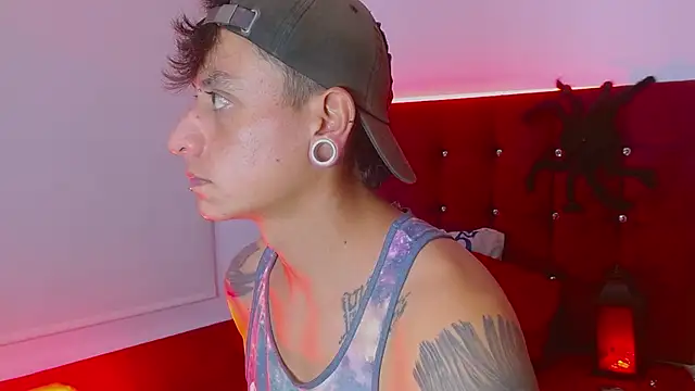 SkinnyDevil12 online show from March 2026 03:32:01 AM